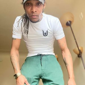 Meet your Posher, Dominic